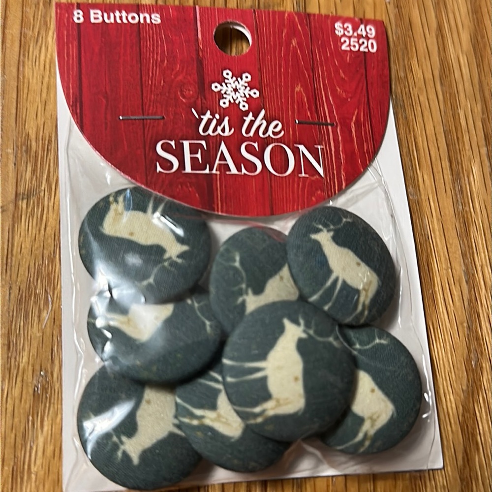 8 fabric covered deer buttons New - $1 if bundled